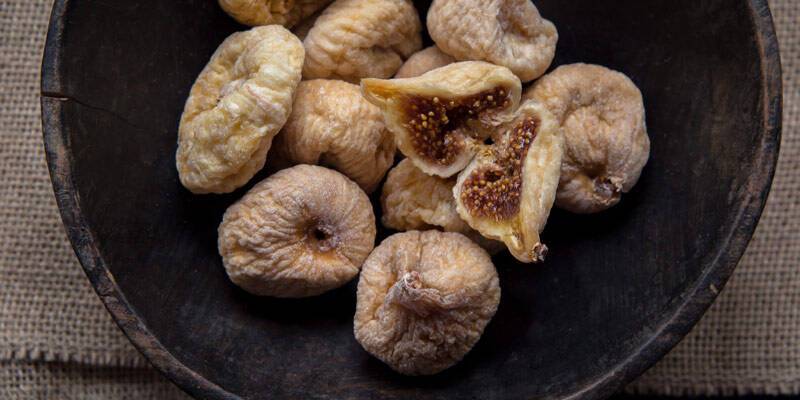 dried figs in a plate
